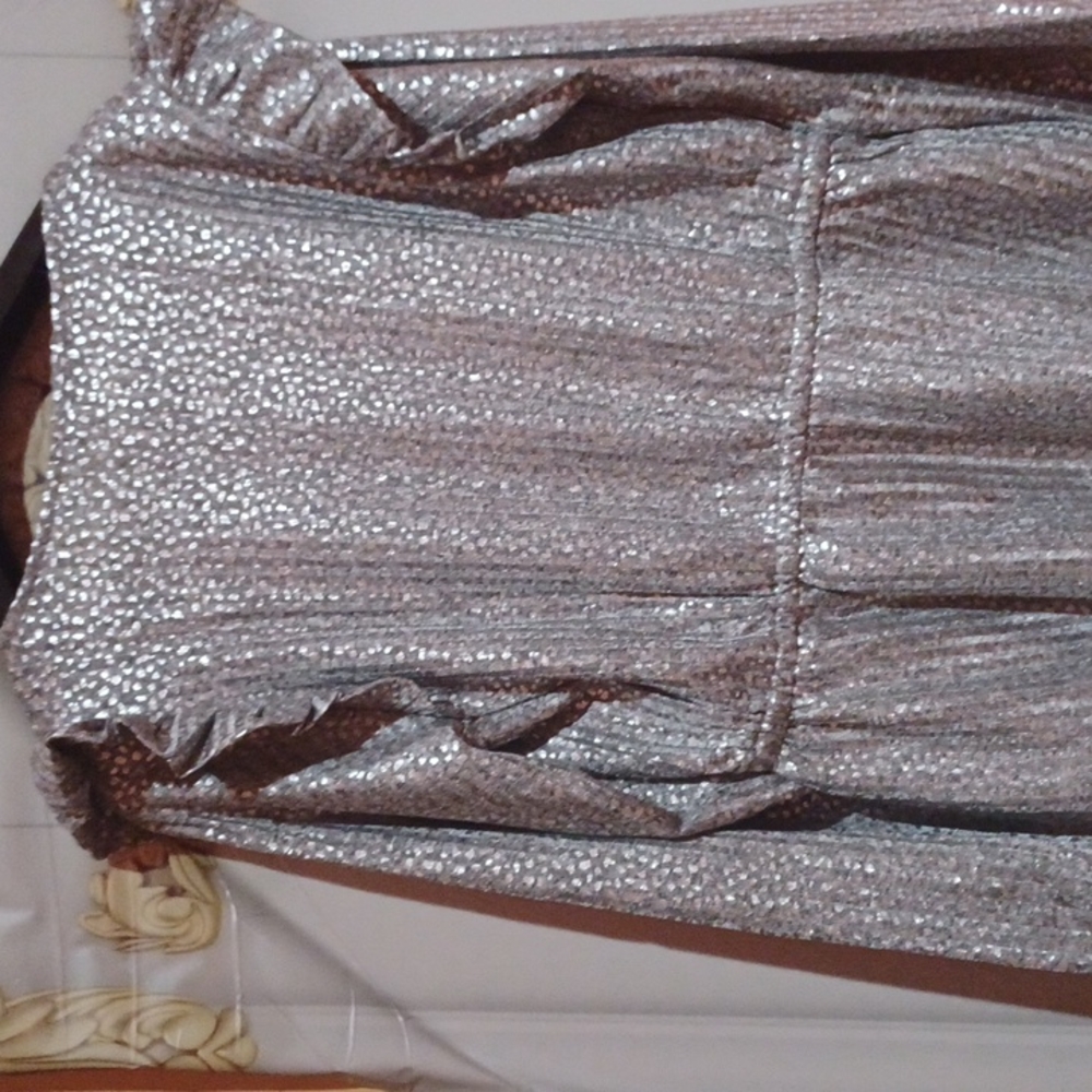 Top - Picture 3 of 4